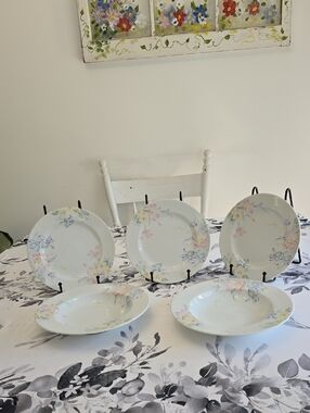 Christopher Stuart Set Of 3 Meadow Vista Salad Plates 2 Soup Bowls Floral